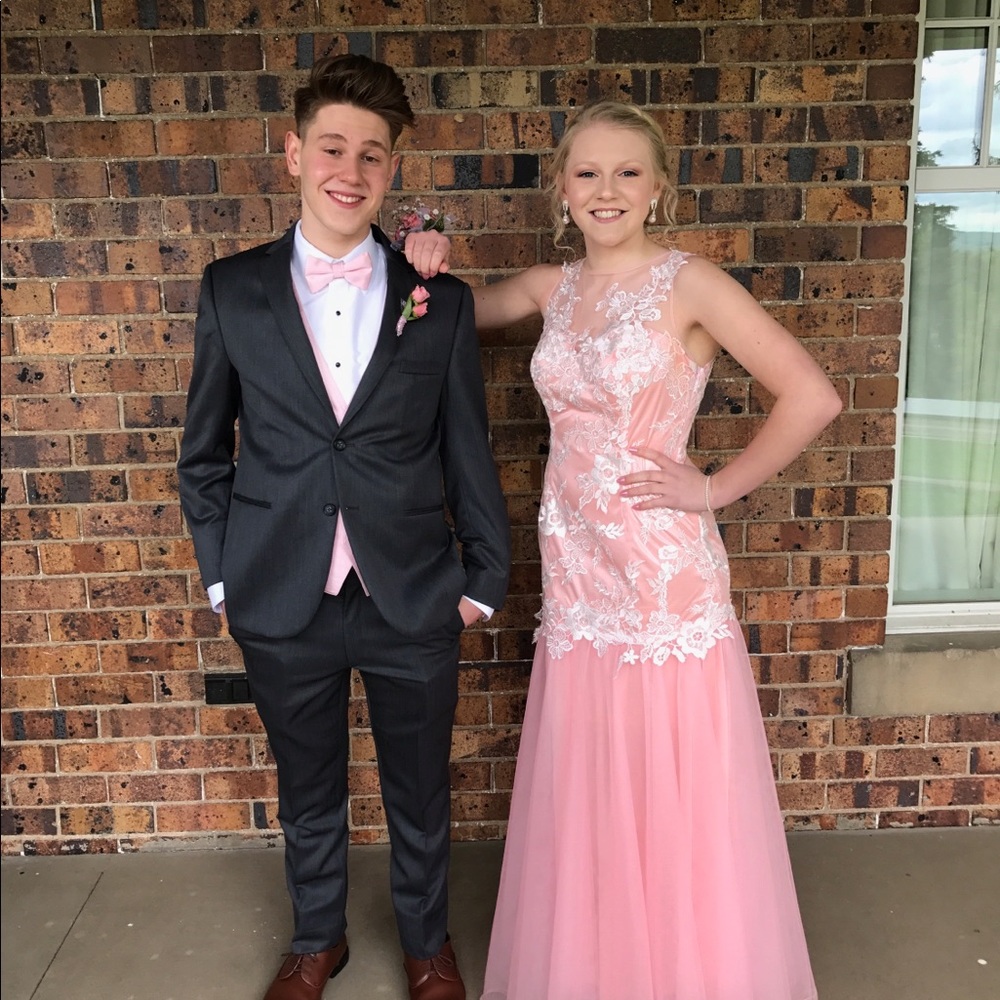 Beautiful light pink prom dress! - Picture 4 of 4